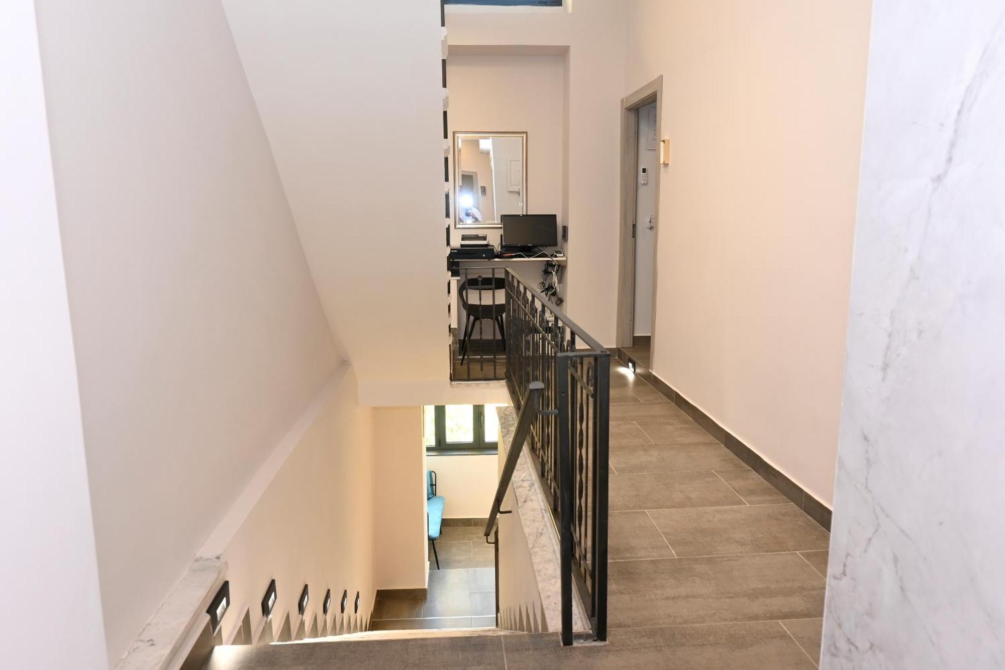 Zeta Boutique Hotel กาแซร์ตา ภายนอก รูปภาพ