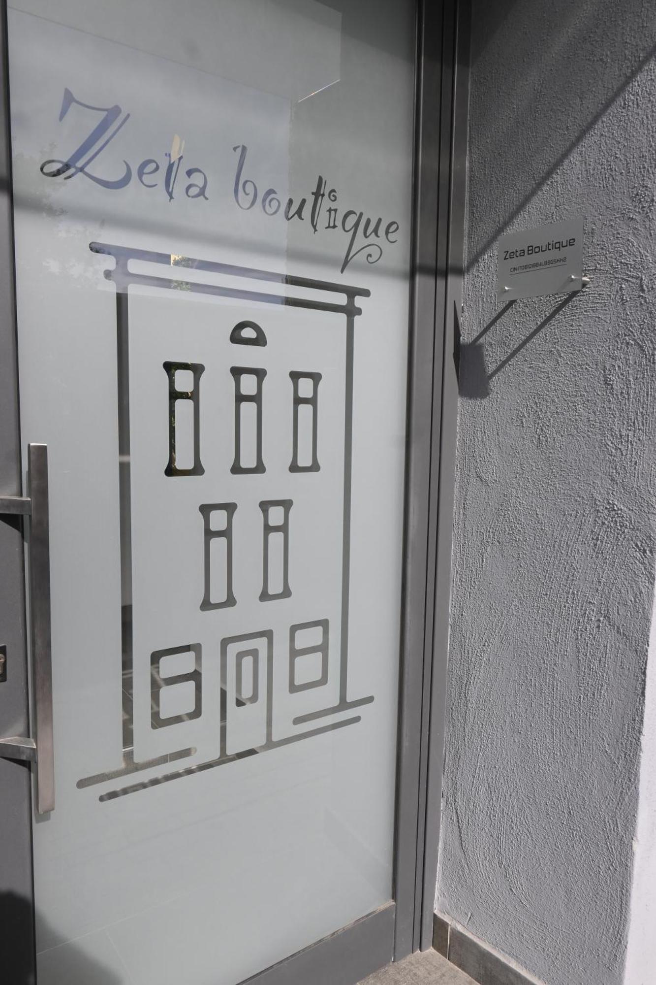 Zeta Boutique Hotel กาแซร์ตา ภายนอก รูปภาพ