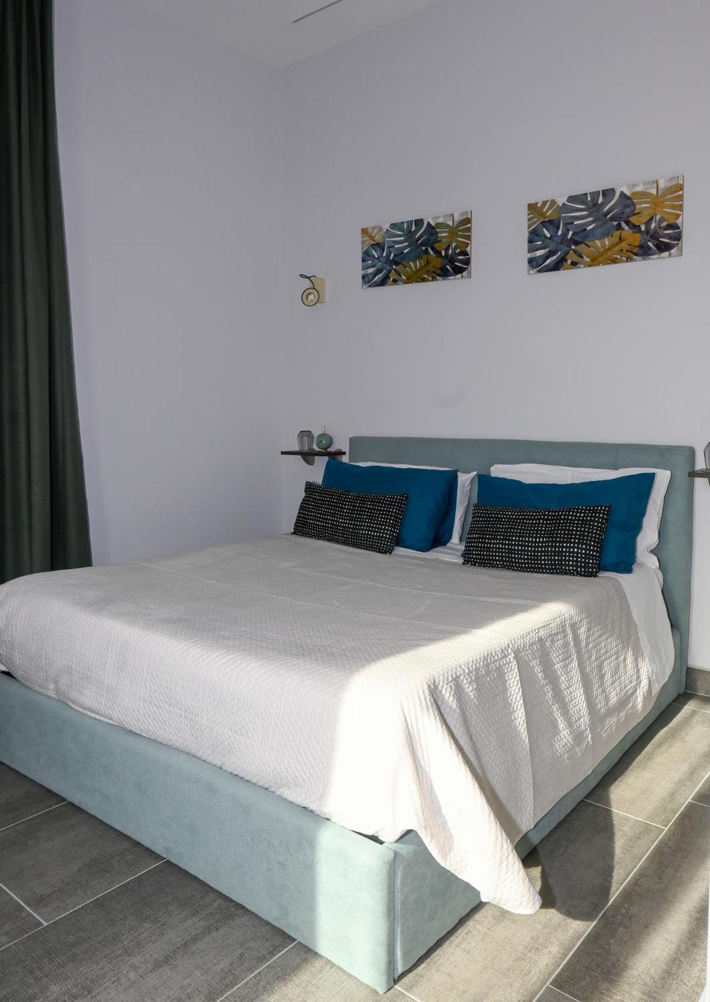 Zeta Boutique Hotel กาแซร์ตา ภายนอก รูปภาพ