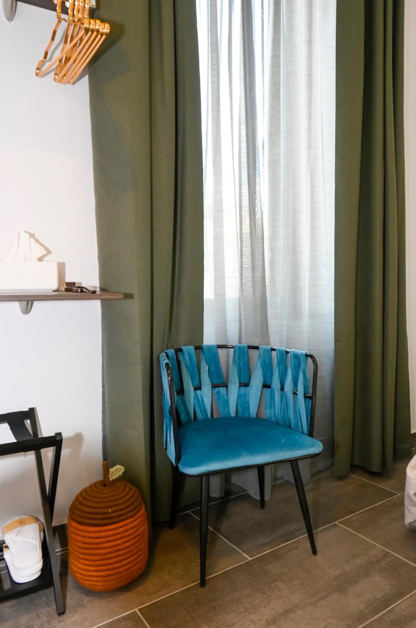 Zeta Boutique Hotel กาแซร์ตา ภายนอก รูปภาพ